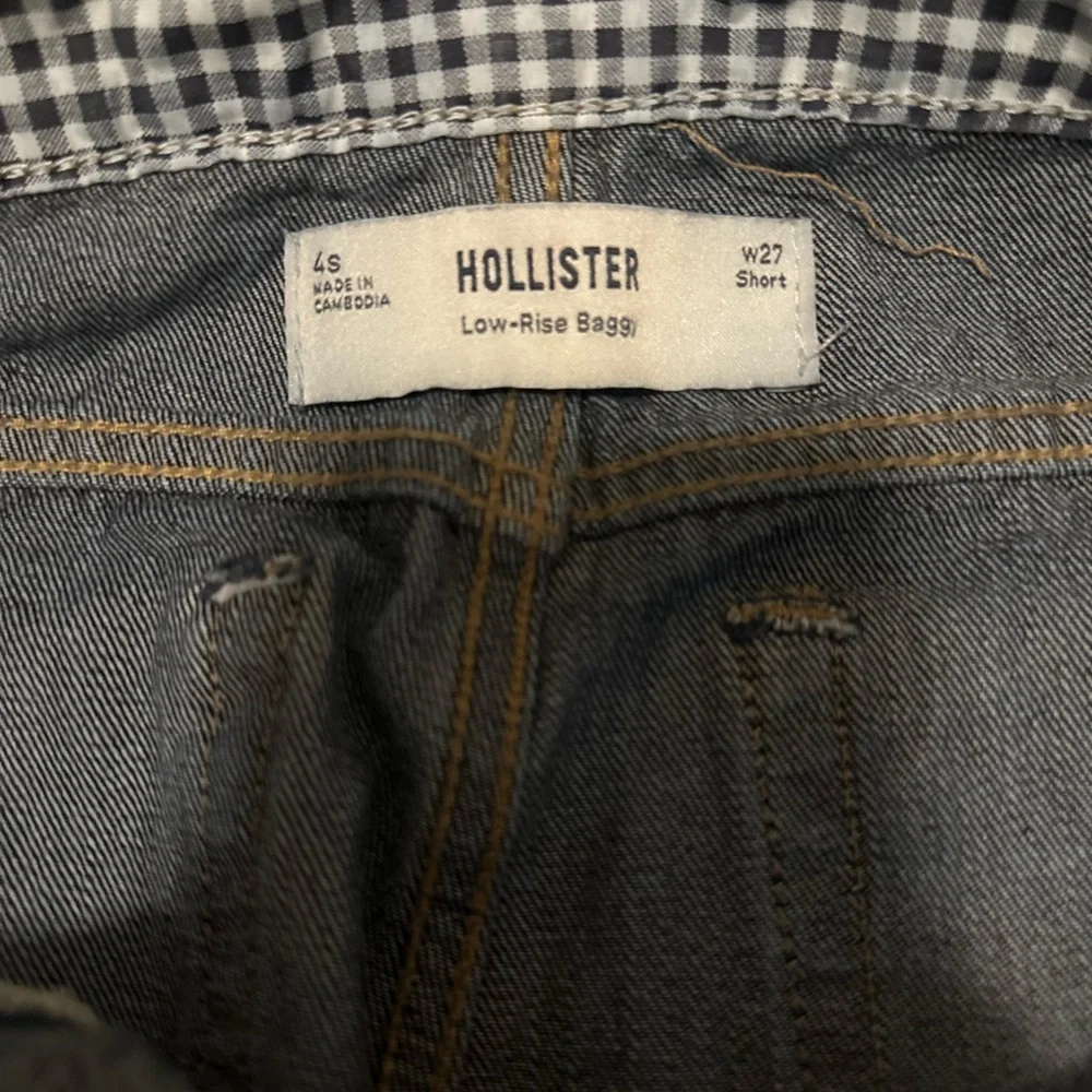 Hollister Dark Wash Low Rise Baggy Jeans 4S - Picture 6 of 6